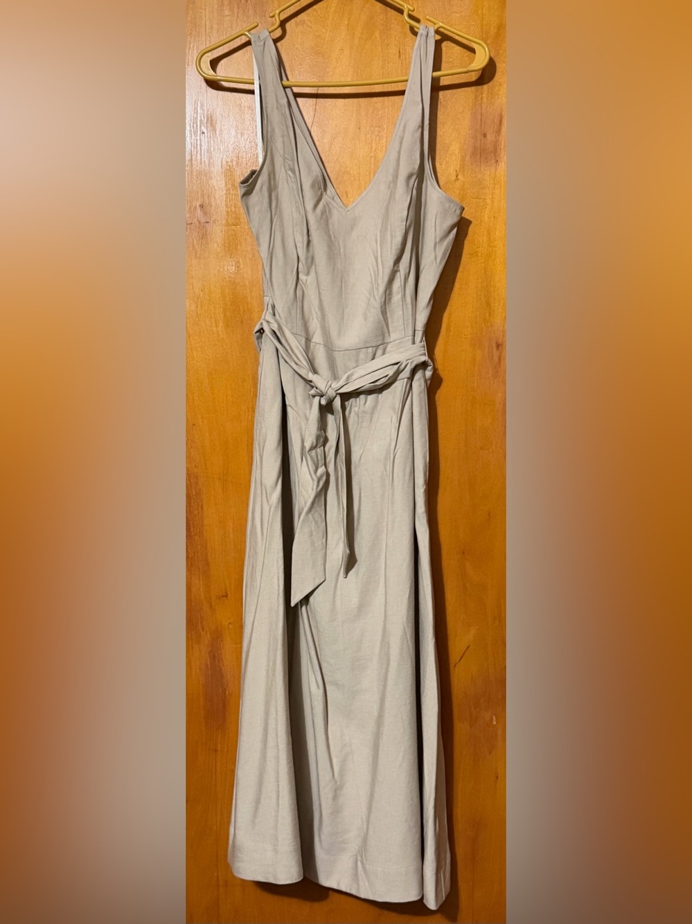 White House Black Market NWT Sienna Sand V-Neck Belted Midi Dress NWT Retail $95